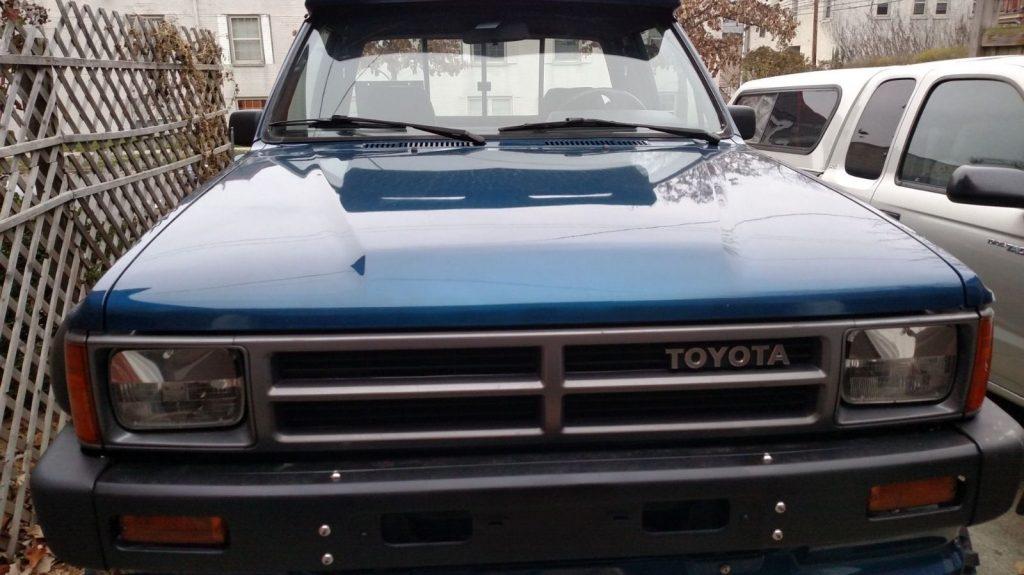 1987 Toyota Pickup 4×4 manual trans with 64k original miles
