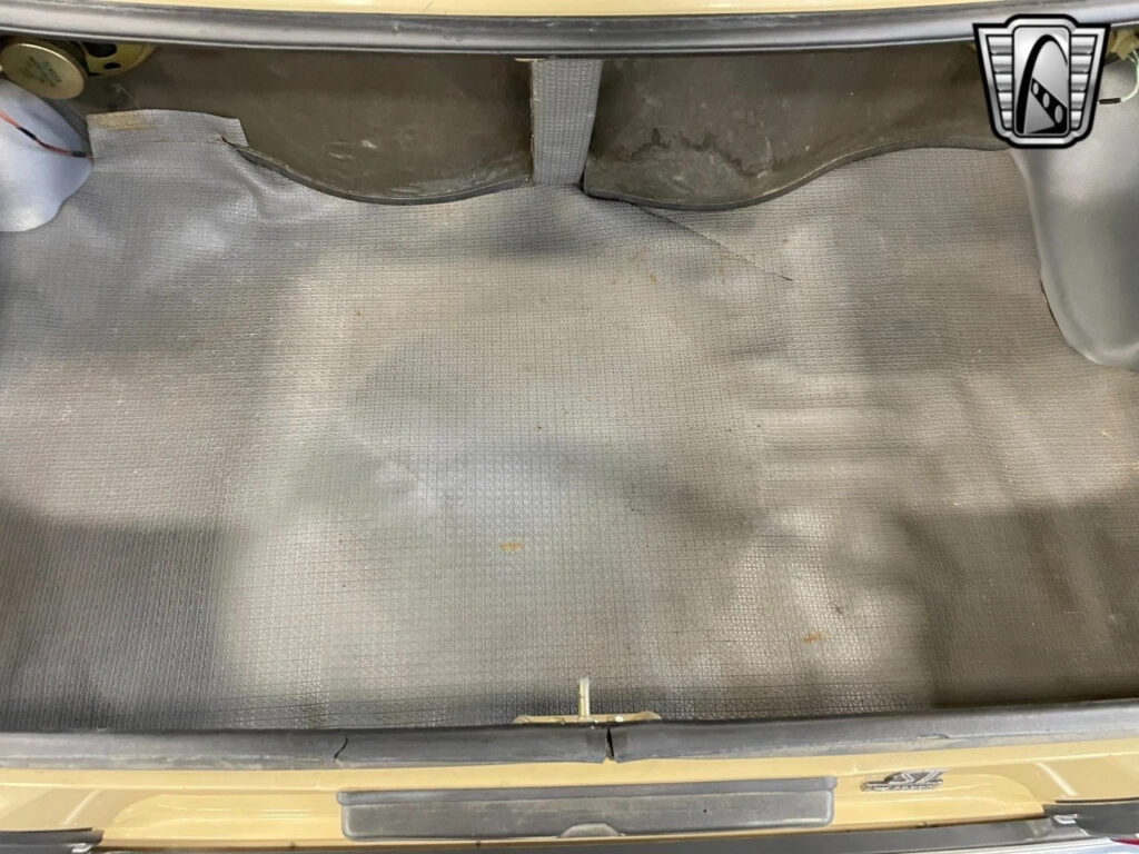 Creme 1981 Toyota Celica Convertible 2.4 22R 4 Cylinder 5 Speed Manual